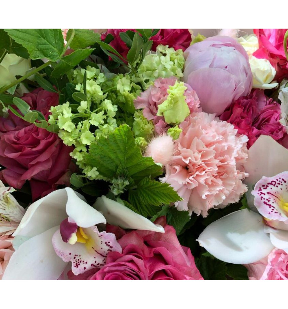 Авторский букет «Малиновый рай»